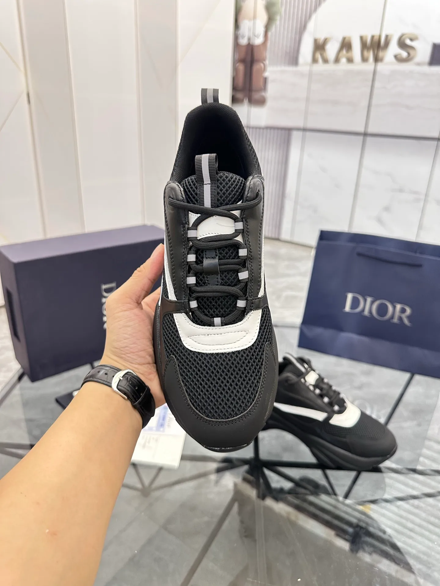 Men's shoes: 💰P460¥ Ready in Guangzhou, fully packaged Product trademark: Dior* "Dior*" low-top casual shoes Regular size: 38-46 (can be customized to 47) B22 Product materials: imported cowhide leather upper spliced ​​with original fabric, breathable lining, original outsole. Number: 920